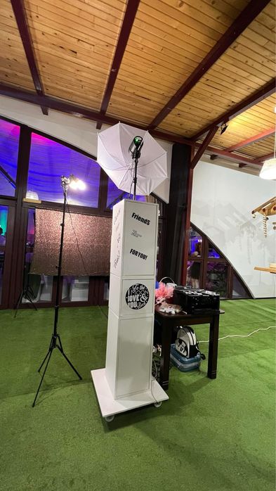 Cabină foto / photo booth complet echipată – gata de evenimente