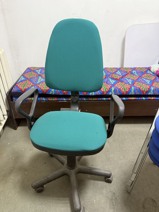 Продам офисное кресло