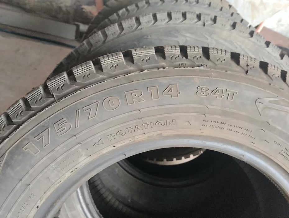Продам зимние Покрышки(шипы)