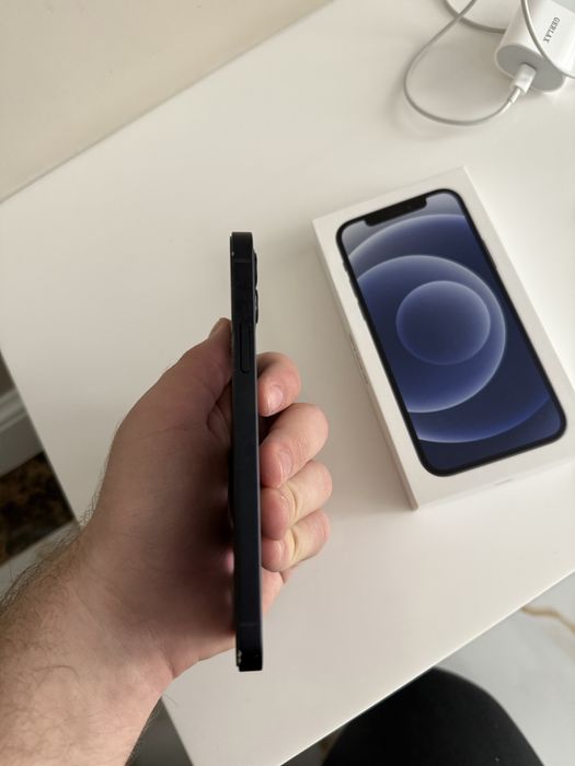 Продам iphone 12