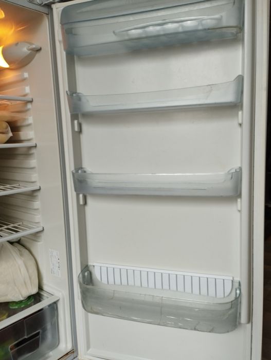 Прода Халодильник INDESIT  Срочно Продаю !!!