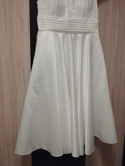 Бяла рокля (булчинска)