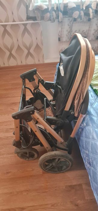 Коляска детская прогулочная