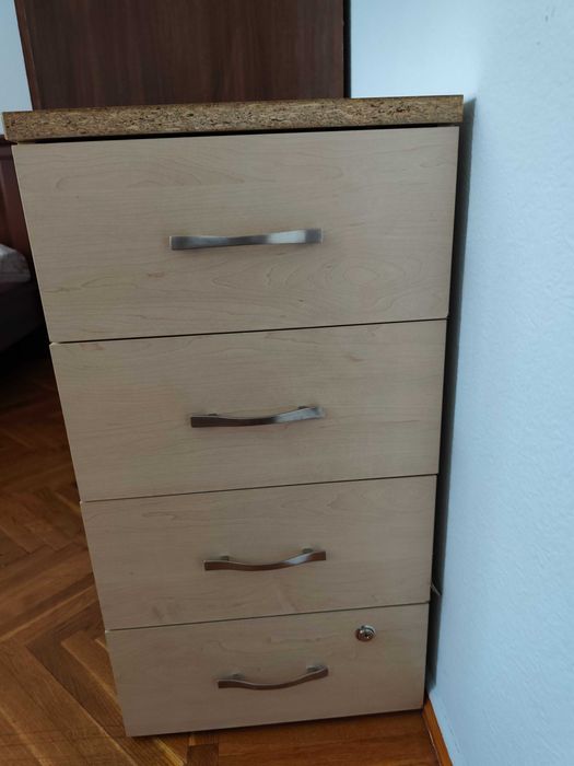 Тумбочка беж б/у