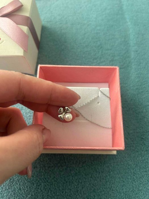SWAN PEARLS Комплект от сребърно колие и обеци с култивирани перли