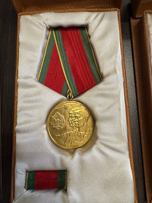 Medalii vechi comunism