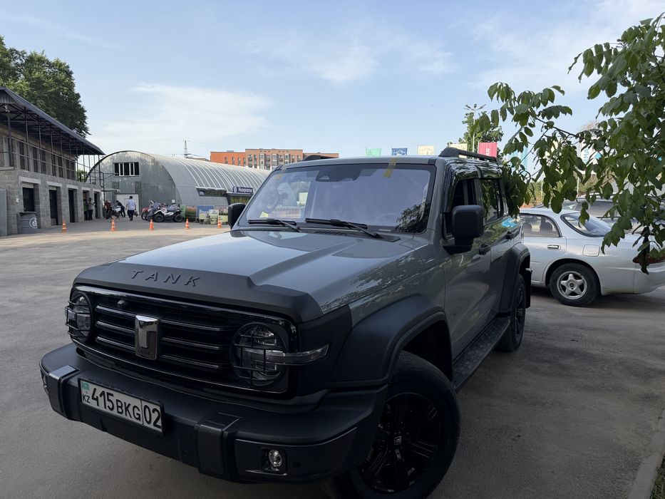 Лобовое стекло на TANK 300
