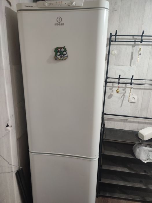 холодильник Indesit