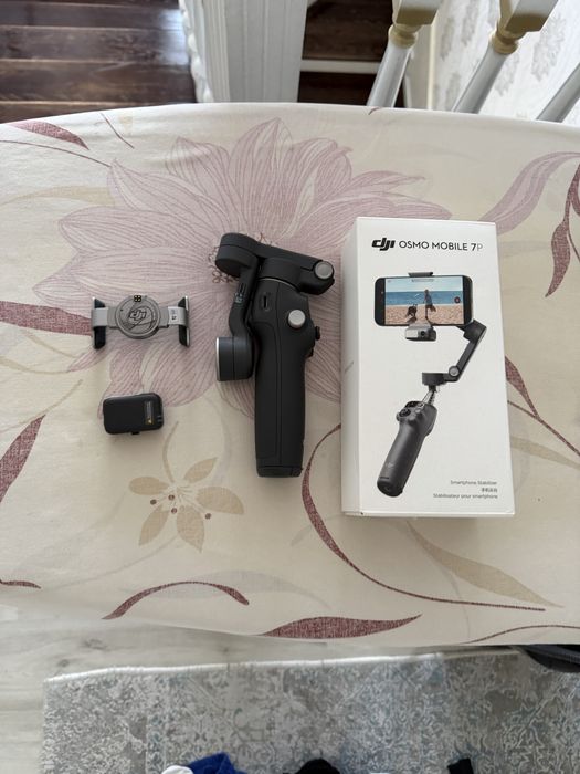 продаю стабилизатор DJI Osmo Mobile 7P