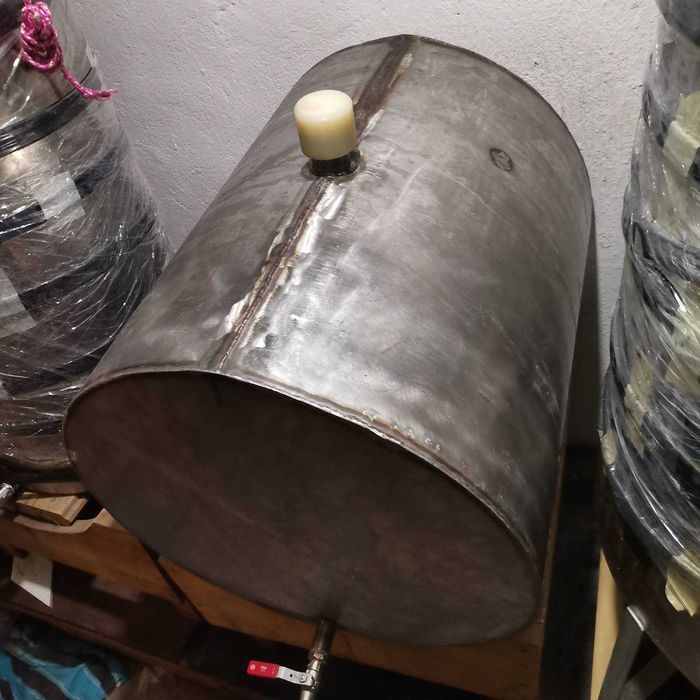 съд за вино-неръждаем