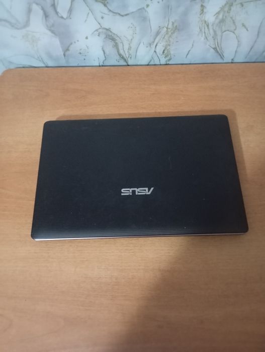 Asus на запчасти, включается