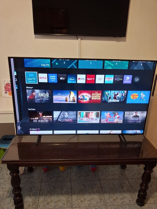 Самсунг 50 инча 8-ма серия с дефектирала матрица.