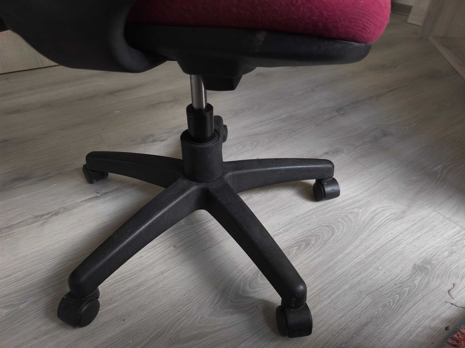 Офис стол с подлакътници