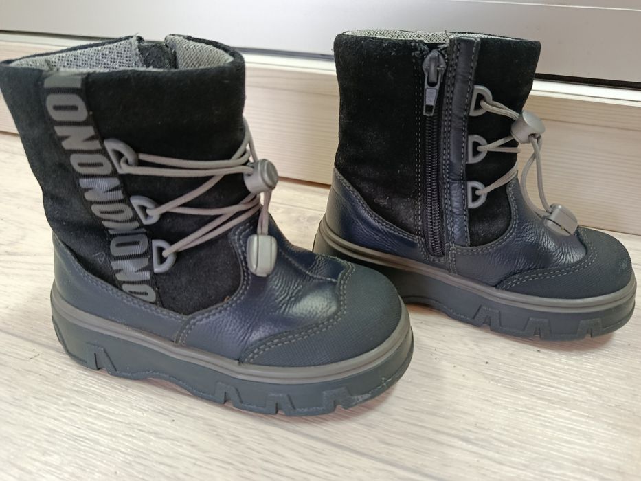 Продаю детские ботинки зимние