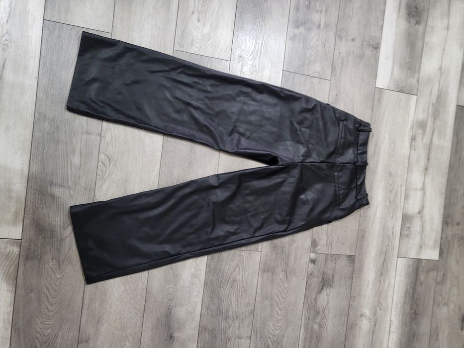 Vand pantaloni imitatie piele