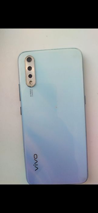Продам сот телефон виво 17 ноте