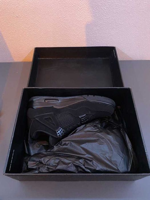 Air Jordan 4 Black Cat