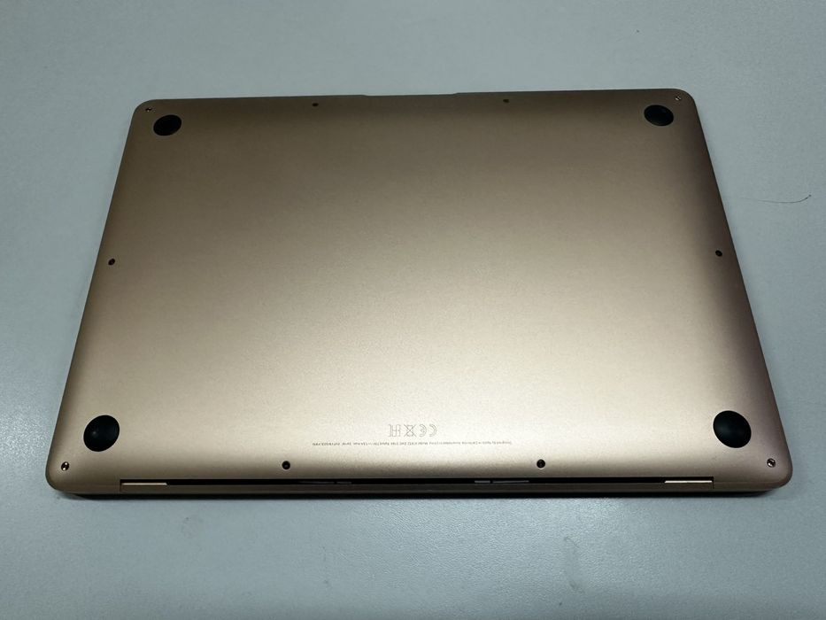 Apple MacBook Air 13" Retina/DC i5 1.6GHz/8GB/256GB/Intel UHD G 617 -