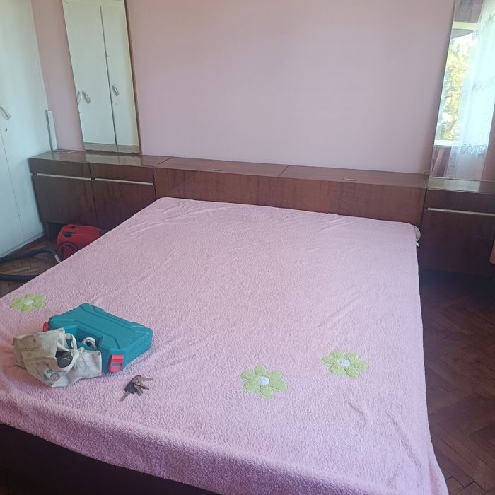Стара спалня с ракла