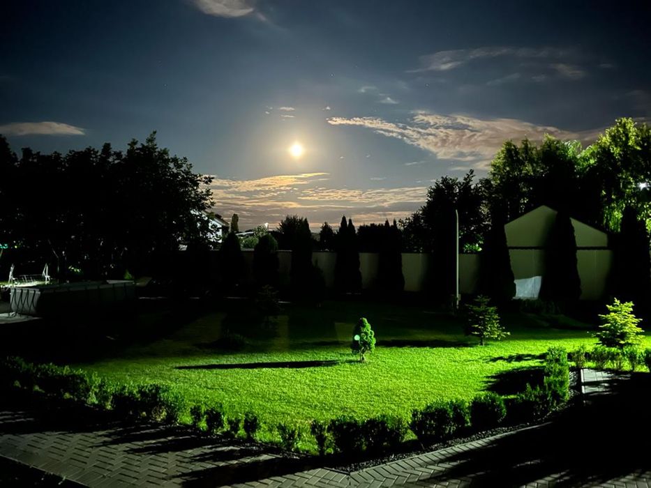 Casa  de Vanzare/ Inchiriat  -Vanatori