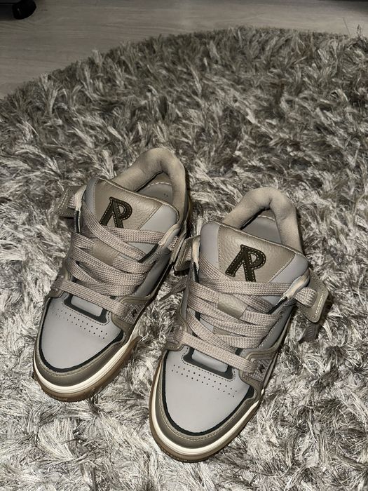 Sneakers Represent
