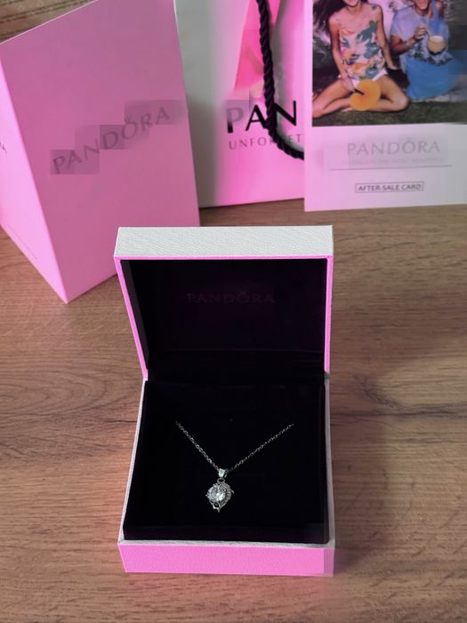 Подарочный набор, браслеты, кулоны, серьги