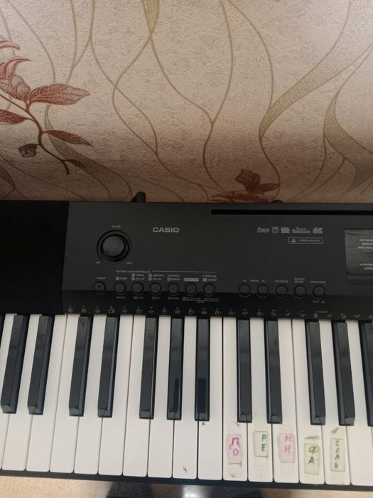 Продам пианино Casio