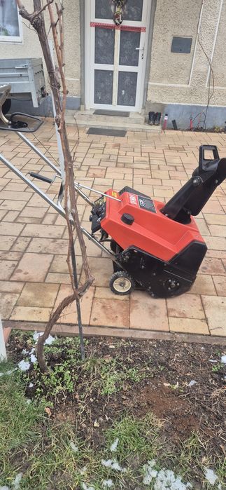 Aparat aruncat zăpadă pe benzină Toro  profesională