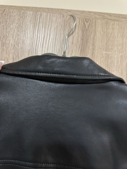 Черно кожено яке