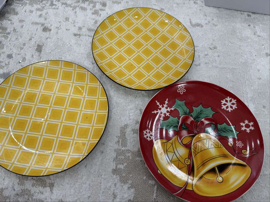 Продам тарелки разные