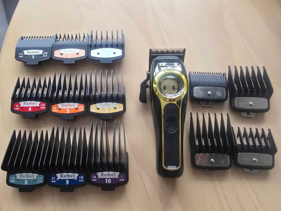Машинка за подстригване Kemei KM 2373