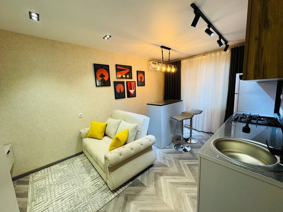 Центр! 1-ком в 2-комнатную с красивым ремонтом