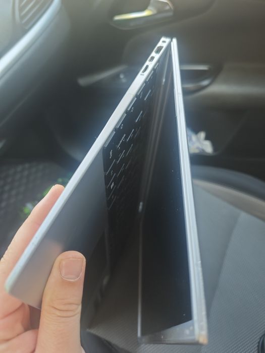 Laptop medion i7 gen 11 RAM 16 ssd 512 GB 15.6inch