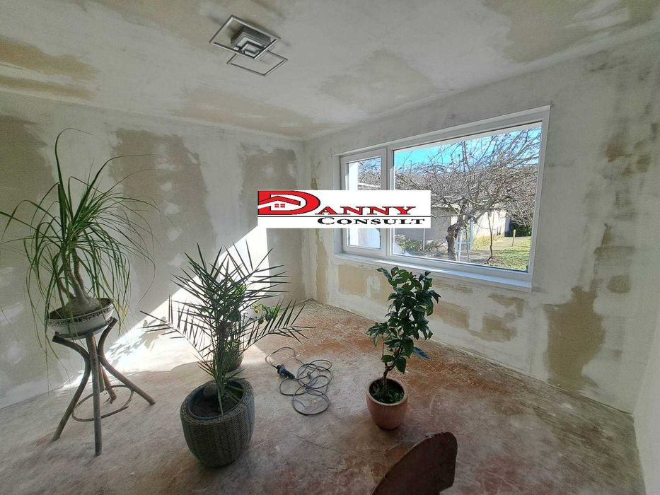 Къща за продажба в с. Царевец - обл. Велико Търново