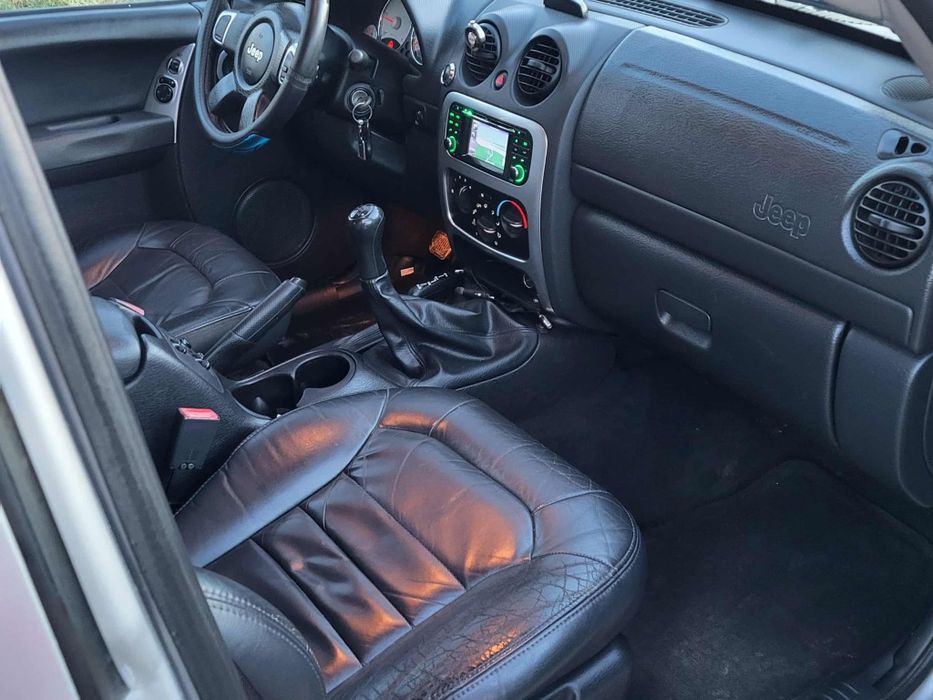 Jeep Cherokee 2004, 2.5 Diesel, 143 CP, 4×4