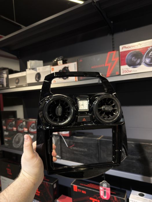 Teyes monitor uchun ramka спарк ga 9.0 дюйм мерс