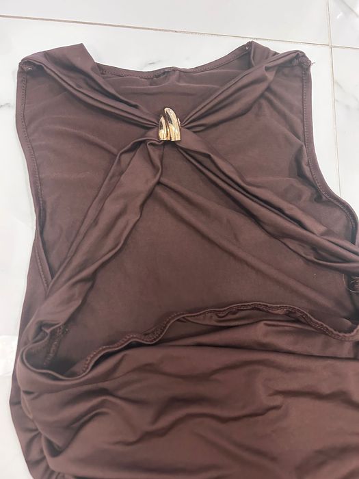 Боди Хит Кафяво с брошка