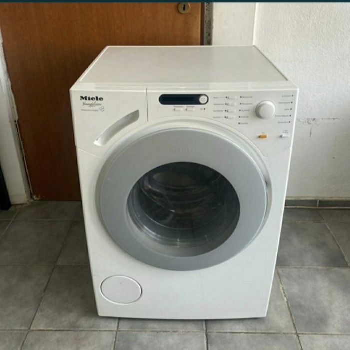 LICHIDARE DE STOC.  Masină de spălat rufe Miele.