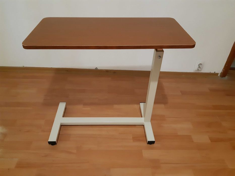 Vănd masa ptr laptop