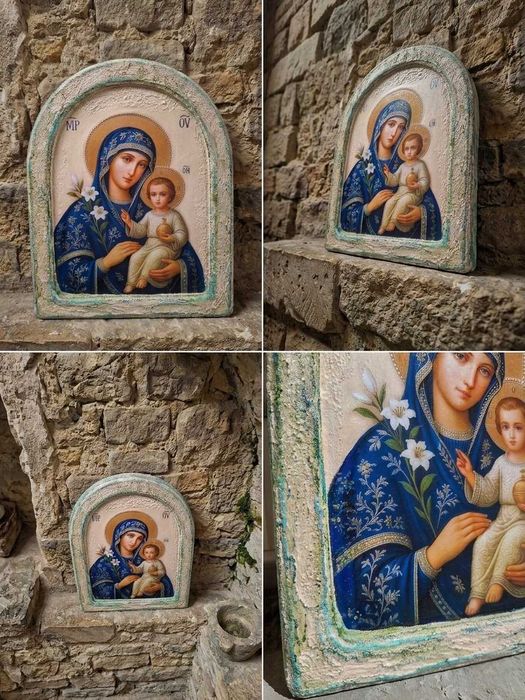 Икона Света Богородица "Неувяхващ цвят" Размер: 34/27 см. Наличен 1бр. ​Ръчна изработка, художествен декупаж.