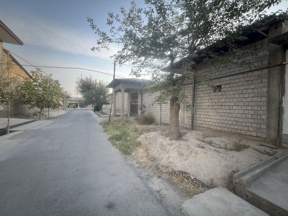 Srochna sotiladi hovli