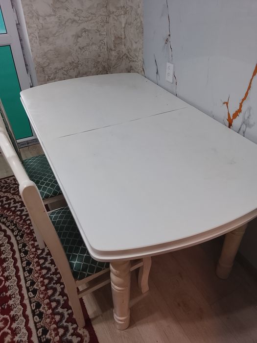 Продам кухонный стол