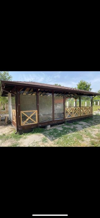 Ветроупорни завеси, тенти, сенници.