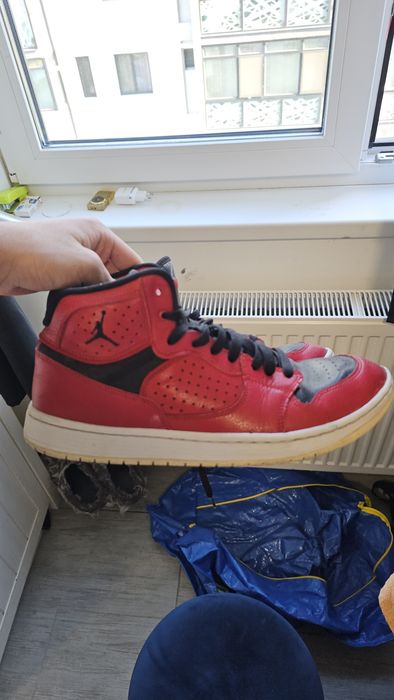 Jordan Access gym red