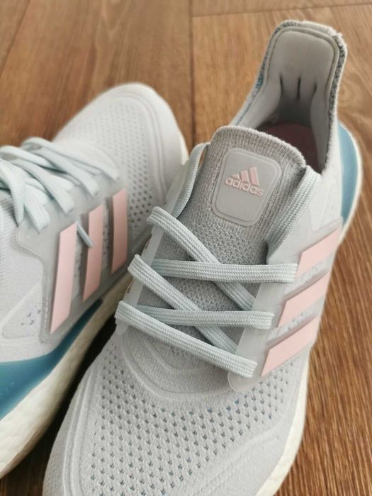 Оригинални дамски маратонки * ADIDAS ULTRABOOST 21 * EU38
