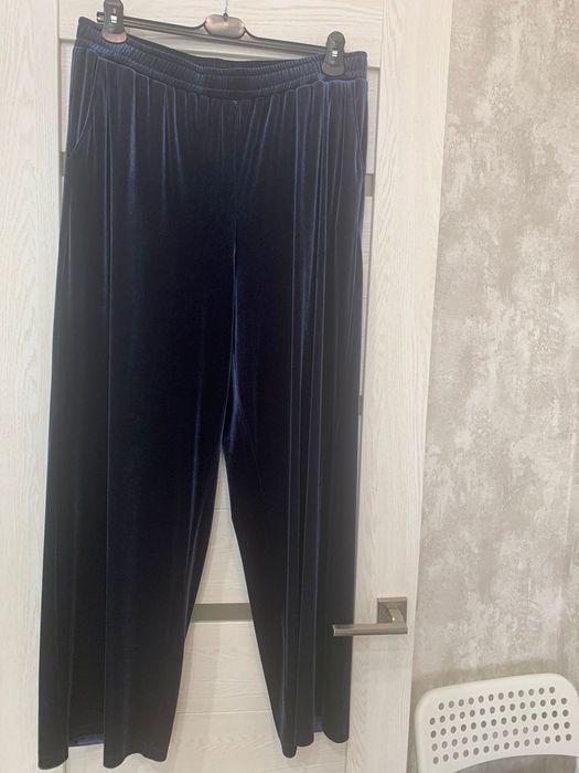 Продам женский костюм