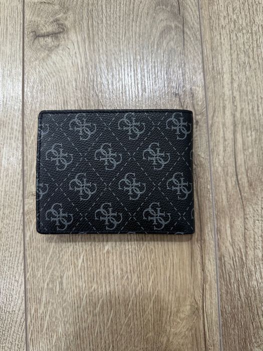 Оригинален портфейл GUESS чисто нов !