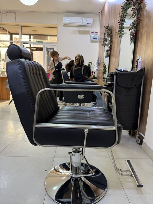 Парикмахерское кресло