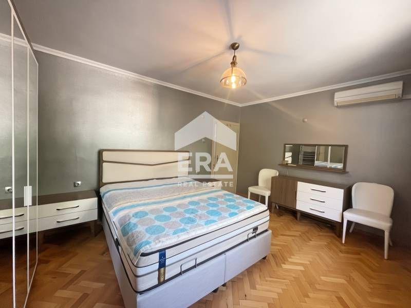 Обзаведен тристаен апартамент