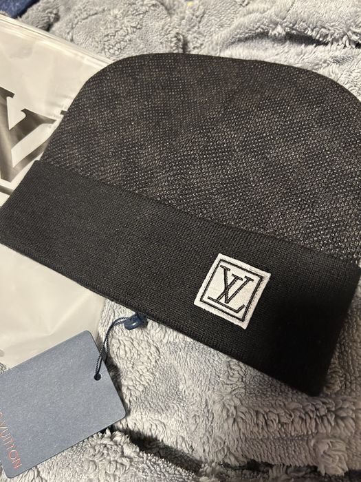 Caciula louis vuitton